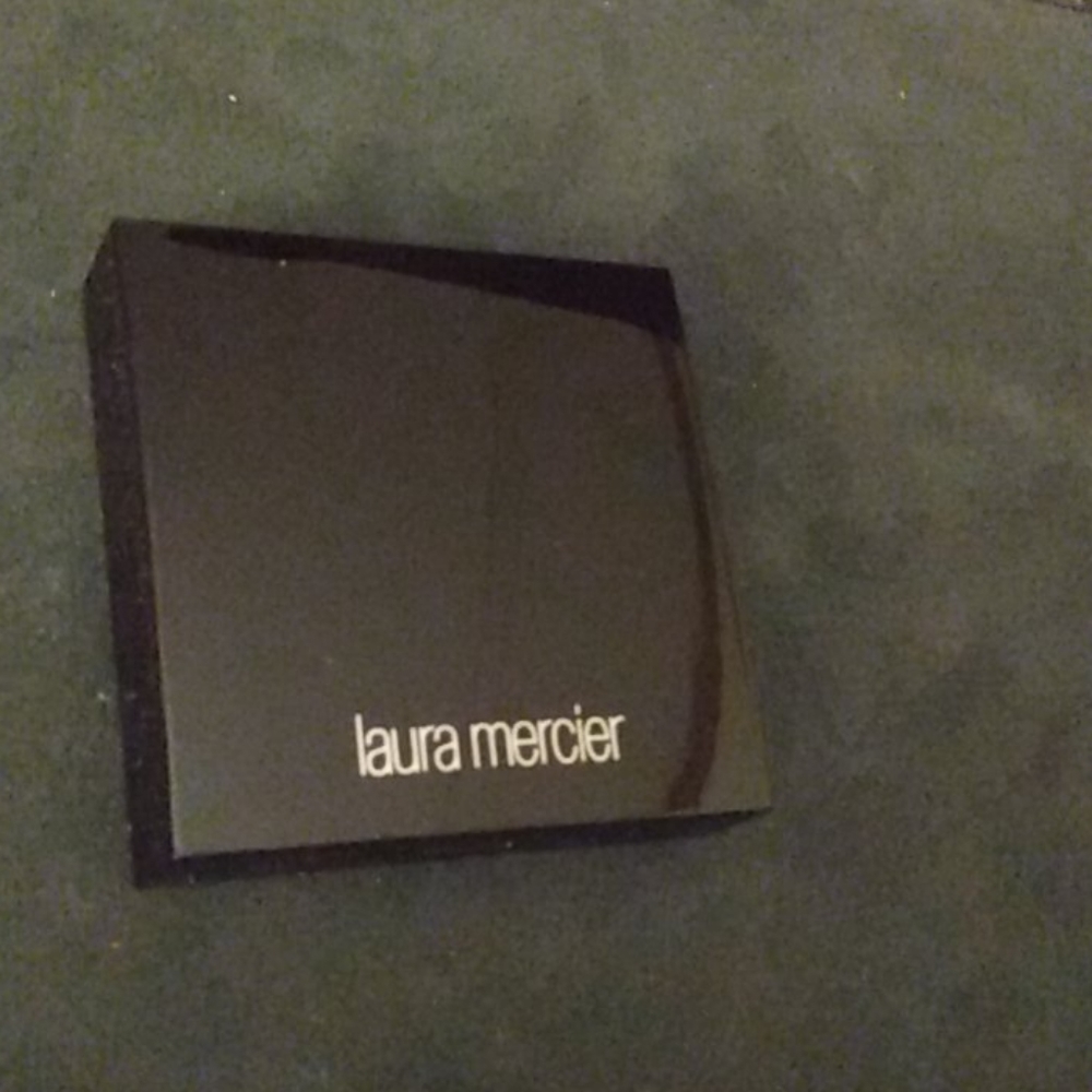 Laura Mercier Blush in GRAPEFRUIT